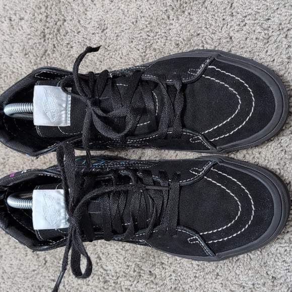 Vans x Disney Sk8-Hi Top Sneakers Villains Women's Size 6 Boys 4.5 - Picture 2 of 12